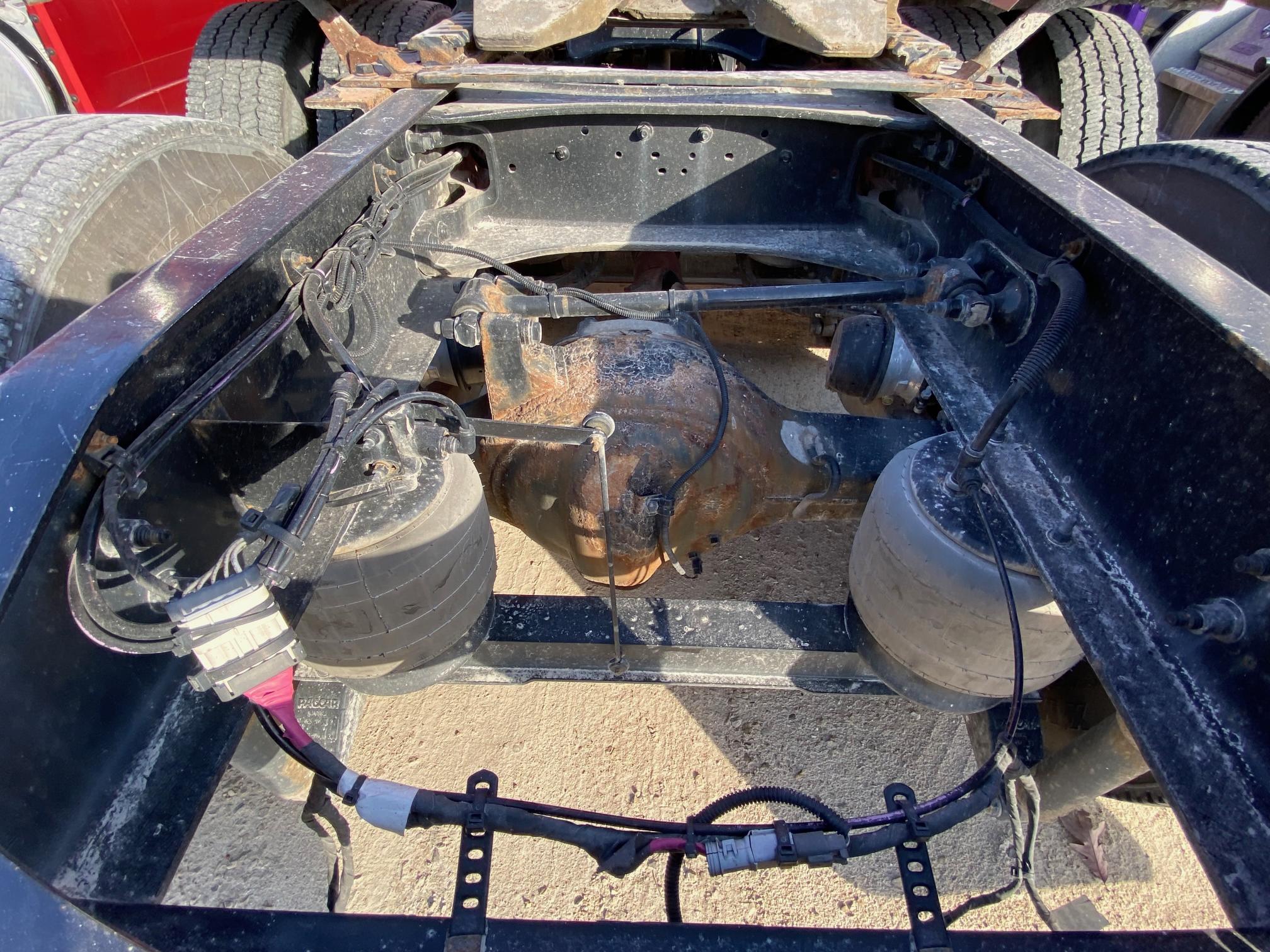 2020 PETERBILT 579 - Image 30